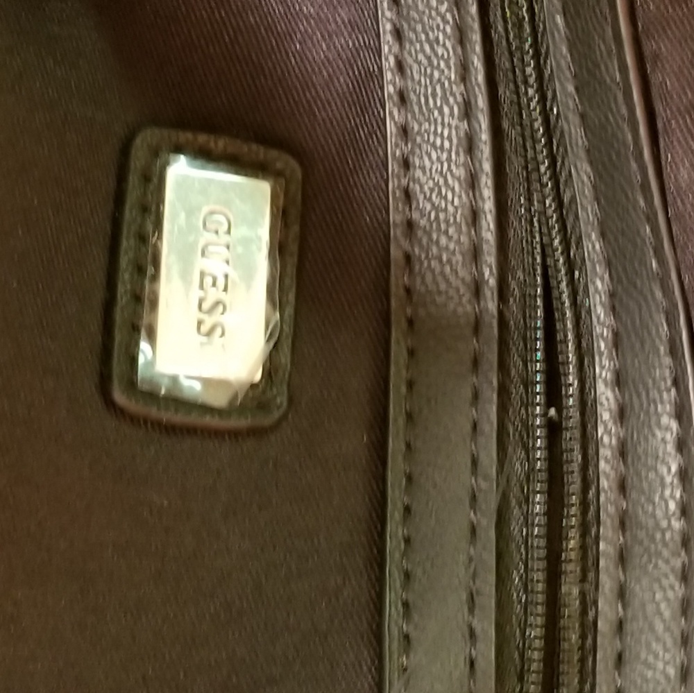 *SOLD*AUTH Guess Satchel Leather Chain Handle - Picture 5 of 8